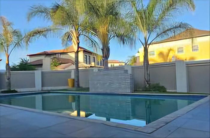 Savannah Country Estate House For Sale: 4 Bedrooms, Pool, Double Garage, Spacious Garden.