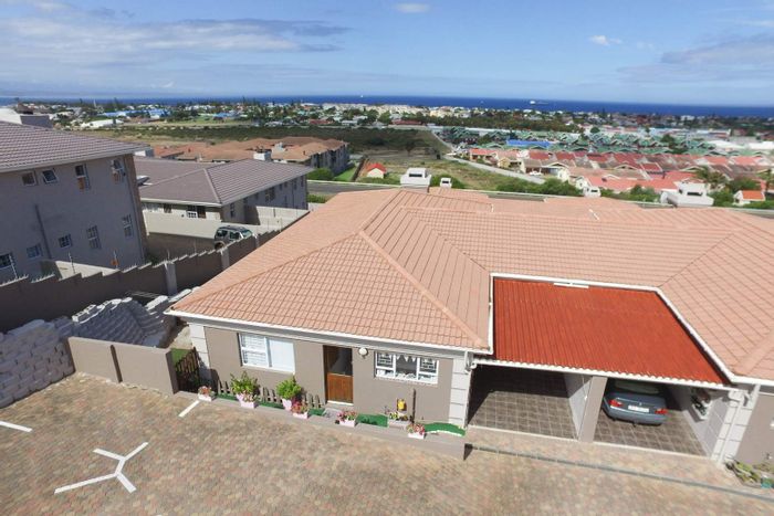 Property #2220983, Townhouse for sale in Hartenbos Central