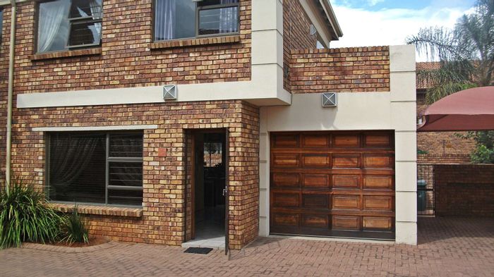 Property #2229124, Townhouse for sale in Alberton Central