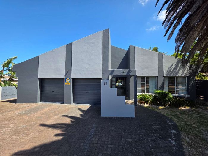 Welgelegen House For Sale: 3 beds, pool, study, double garage, close to amenities.