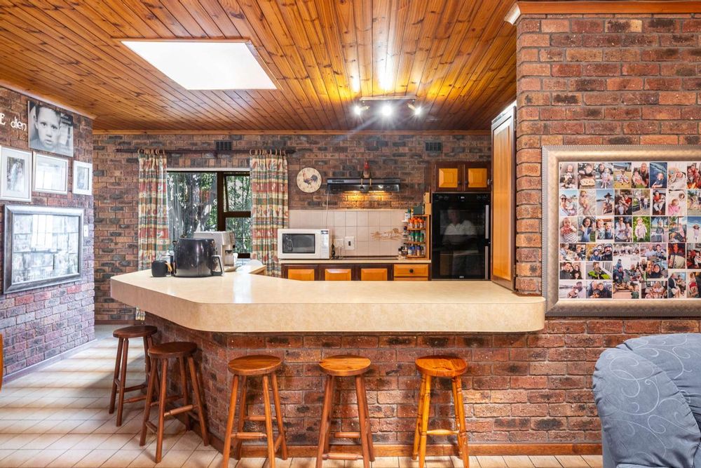 Open plan kitchen with family lounge