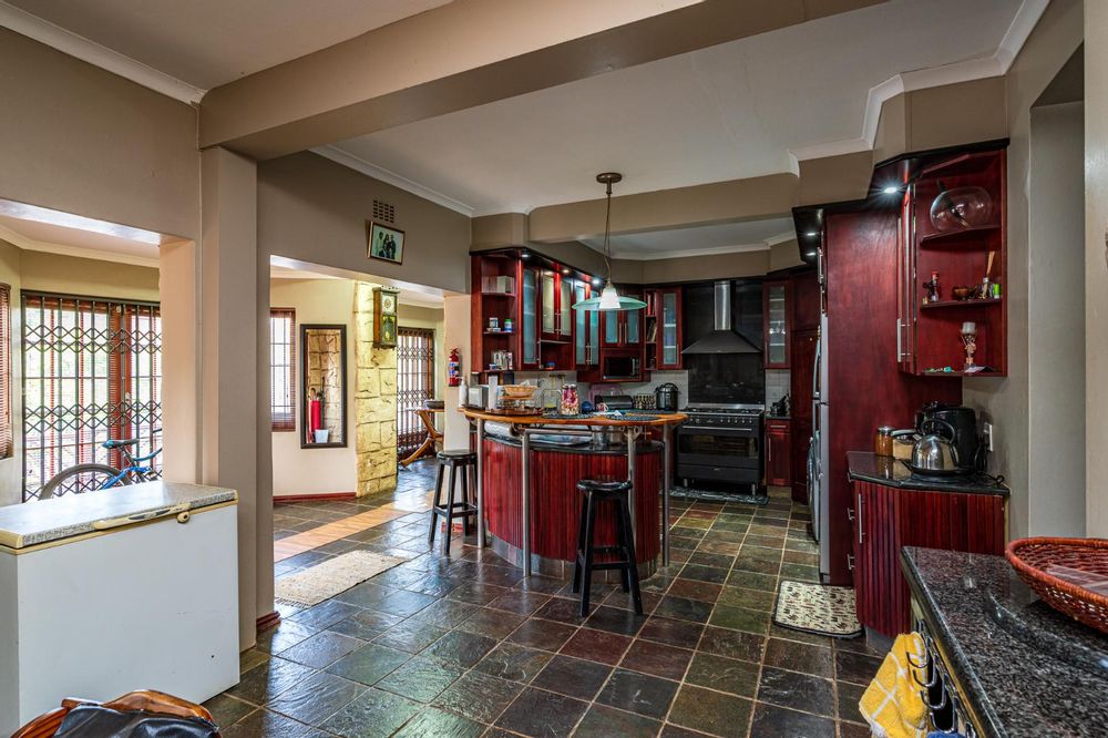 Open Plan lounge dining room and kitchen 