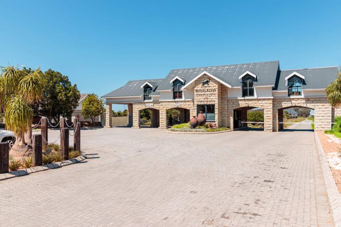 Vacant Land for Sale in Royalston: Nature, Privacy, and Exclusive Amenities Await.