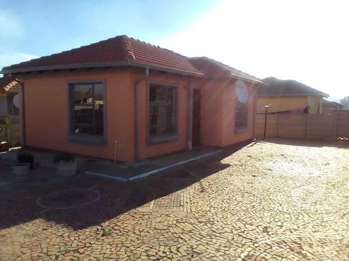 Property #2152530, House for sale in Witpoortjie & Ext