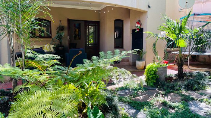 Property #2346507, Townhouse Pending Sale in Midstream Estate