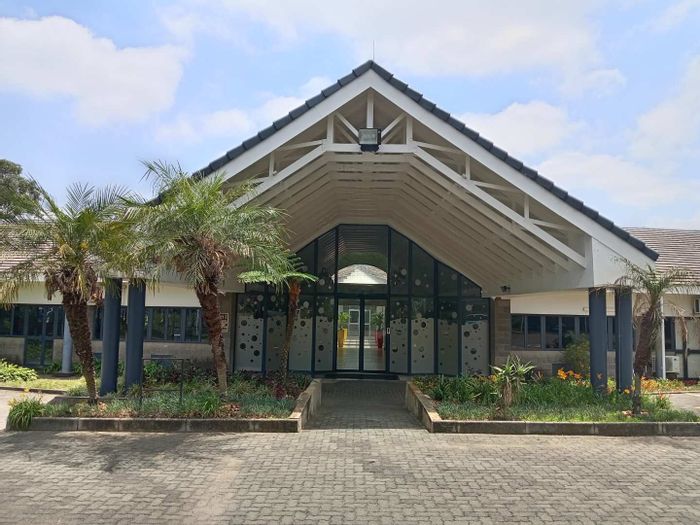 To Rent: 519m2 Office in Woodmead with customizable layout and security access.