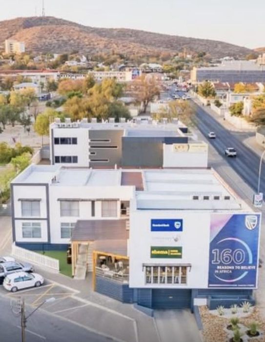 To Rent: Office in Klein Windhoek with kitchenette, ablutions, 5 secure parkings.
