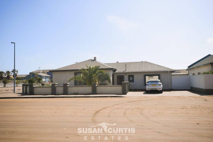 Property #2057315, Office sold in Swakopmund Central
