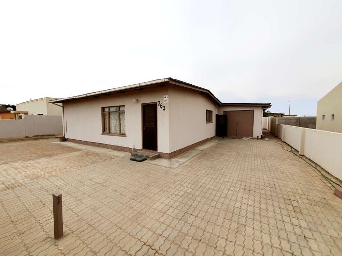 Property #2140166, House for sale in Henties Bay
