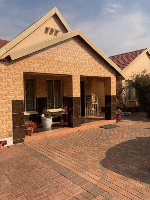 Property #2175925, House for sale in Lenasia South