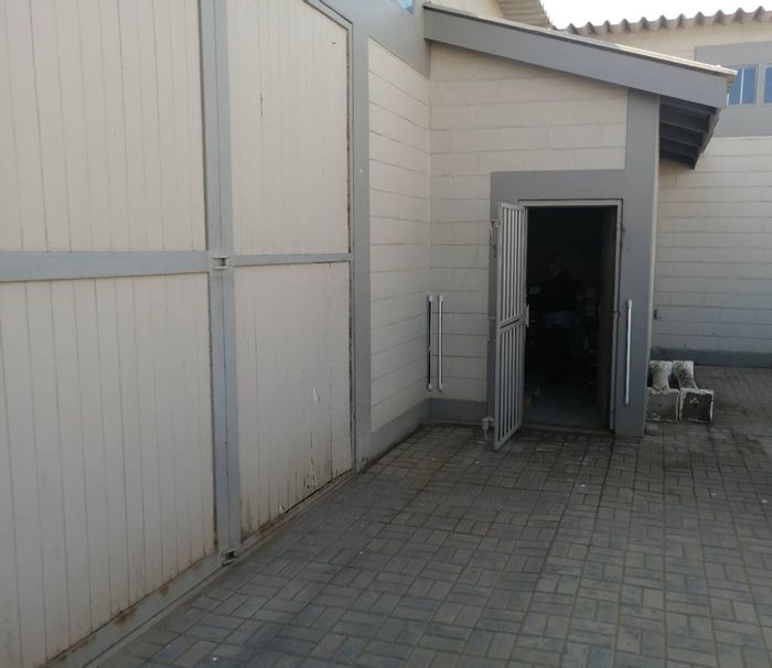 Property #2284823, Retail Pending Sale in Swakopmund Industrial