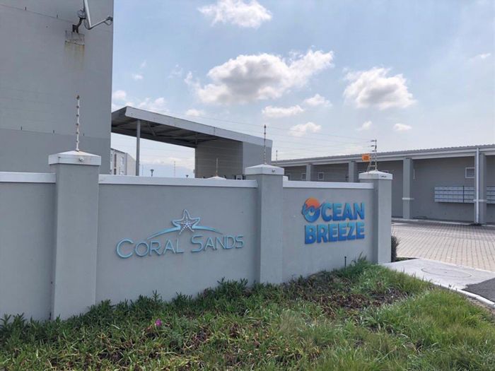 2-Bedroom Apartment To Rent in Muizenberg Central with pool, security, and beach access.