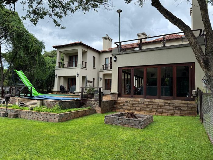 For Sale: House in Burgersfort Central with pool, wildlife views, and solar power.
