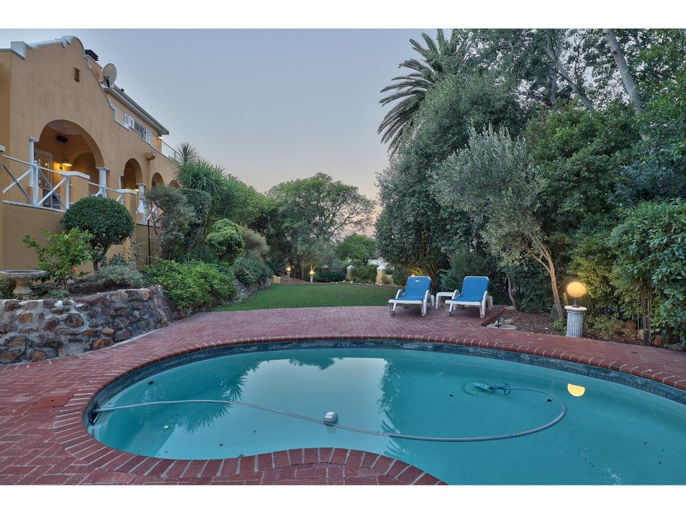 Beautiful Pool and Garden Area