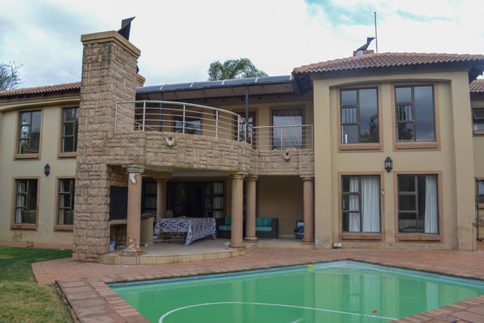 Property #2188761, House rental monthly in Woodhill Golf Estate