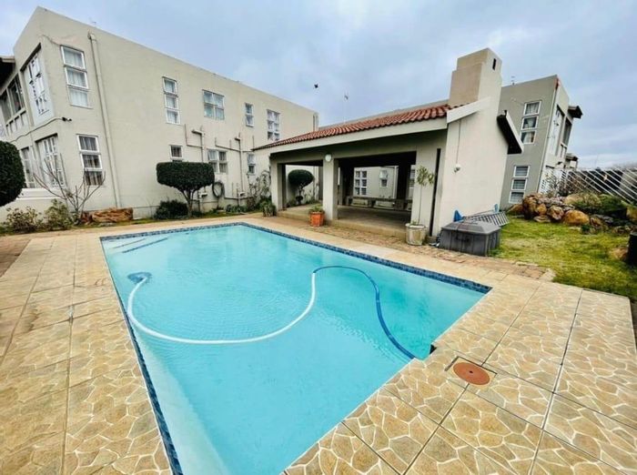 For Sale: Oakdene Townhouse with 3 bedrooms, pool, and private balcony.