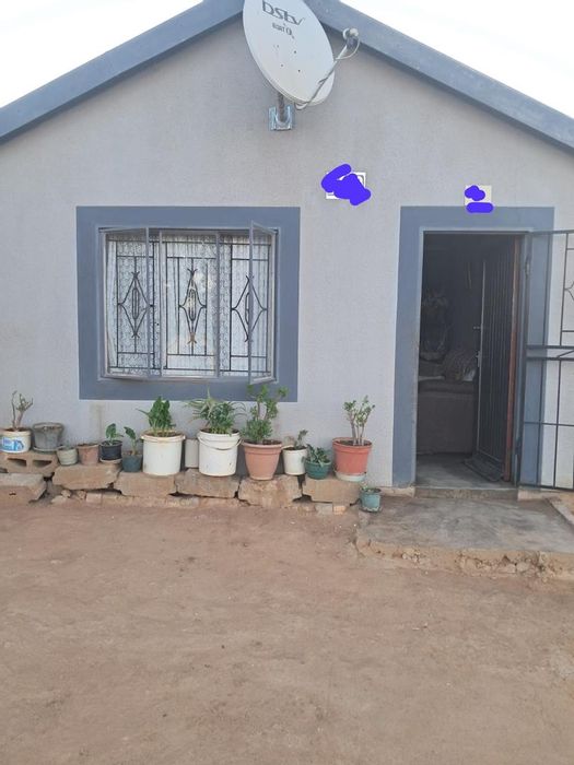 For Sale: House in Clayville with investment potential, near schools and shopping.