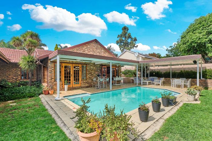 For Sale: House in Randpark Ridge with pool, bar, and spacious living areas.