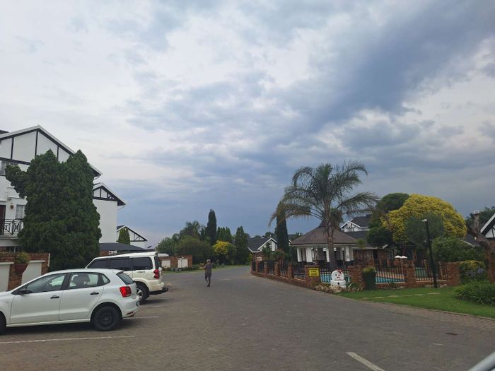 Boksburg Central Townhouse To Rent: Ground floor, 2 beds, private yard, secure complex.