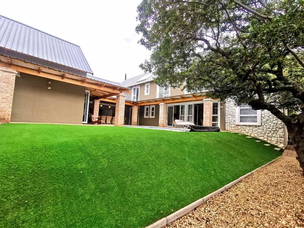 MAIN DWELLING - ENTRANCE VIEW 