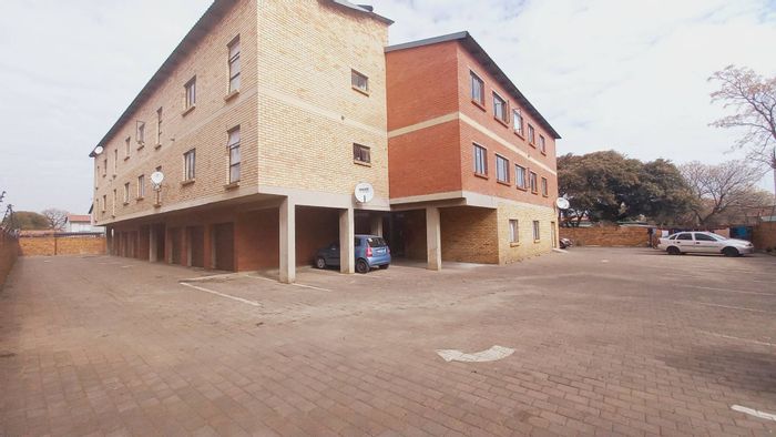 Property #2253878, Apartment for sale in Kempton Park Central