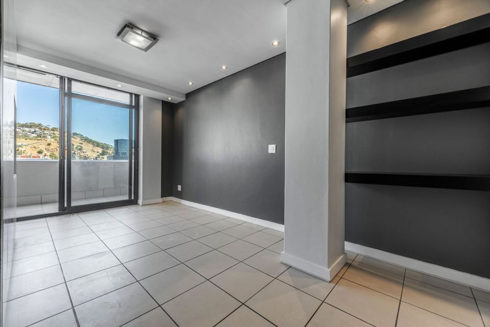 Lounge / dining room, leading to large balcony