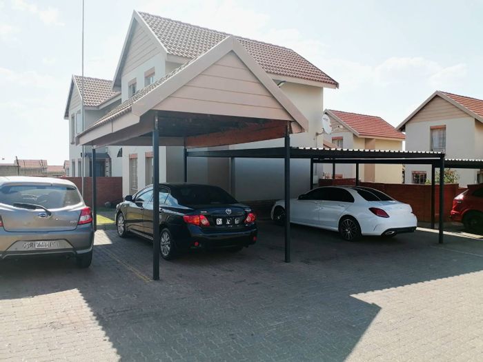 For Sale: Cluster in Brooklands Lifestyle Estate with 3 beds, private garden, secure living.