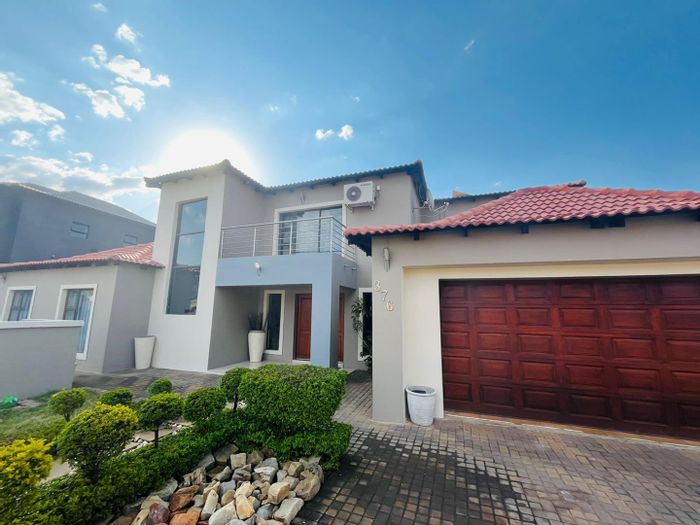 Savannah Country Estate House For Sale: 5 beds, pool, double garage, pet-friendly.