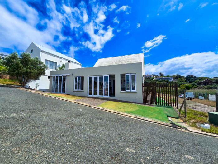 Property #2427970, House For Sale in Still Bay West