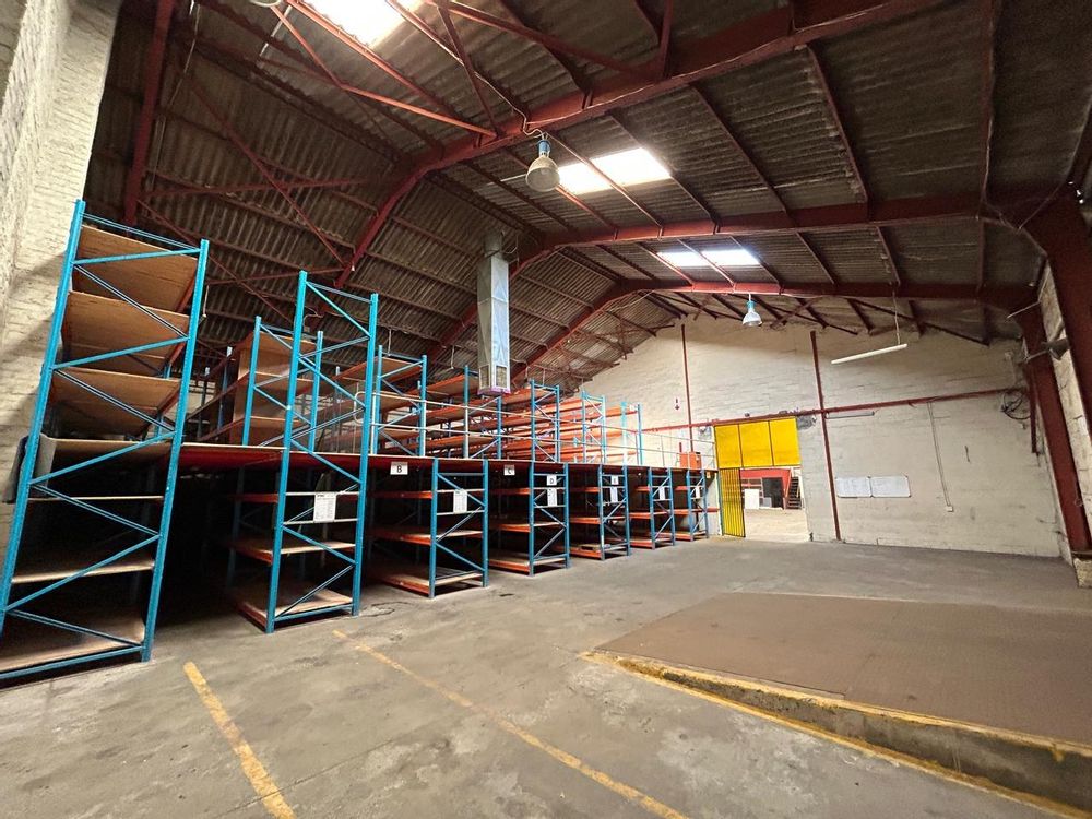 Warehouse with mezzanine