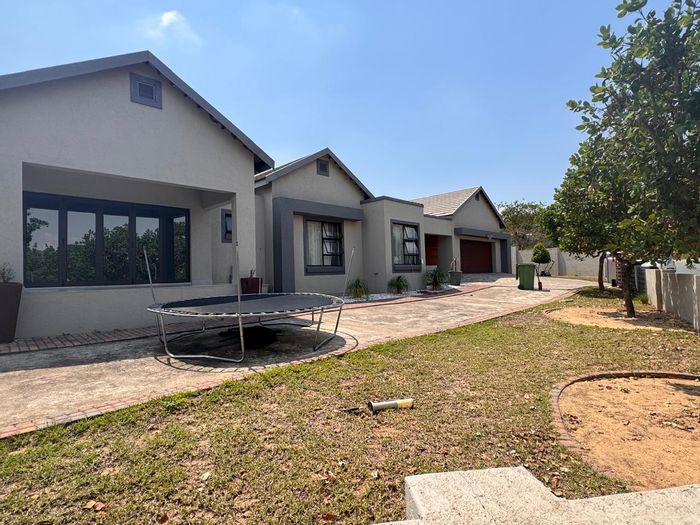 For Sale: House in Elawini Lifestyle Estate with pool, lapa, and solar energy.