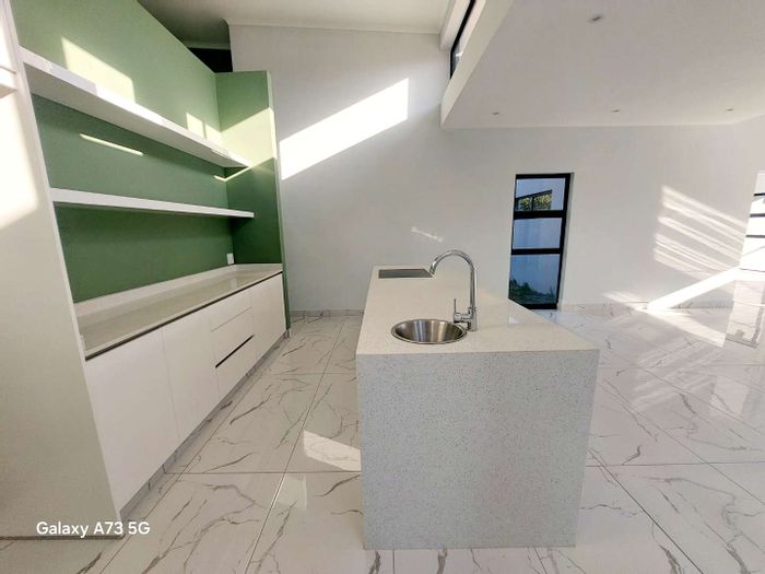 Property #2400863, House Rental Monthly in Palm Lakes Estates