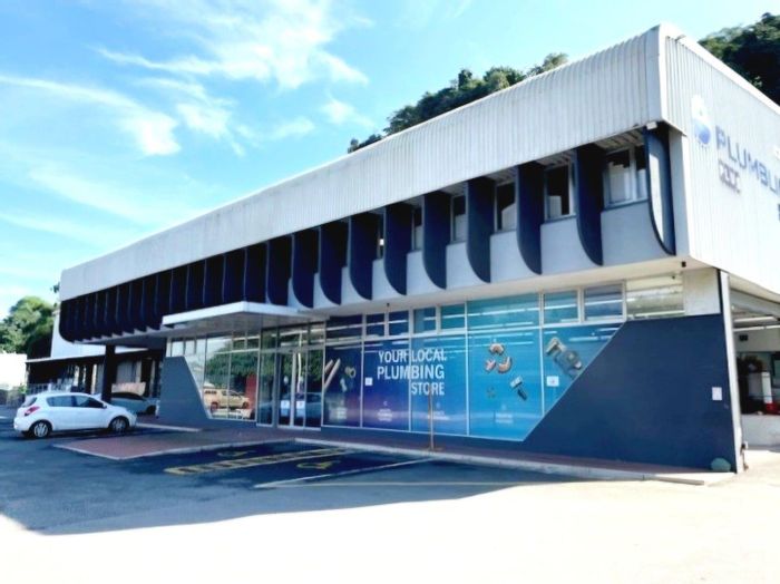 Retail space to rent in Durban North Central, 650.37 m², prime location.