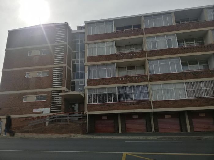 For Sale: 1-Bedroom Apartment in Alberton Central with Study and Parking Options.