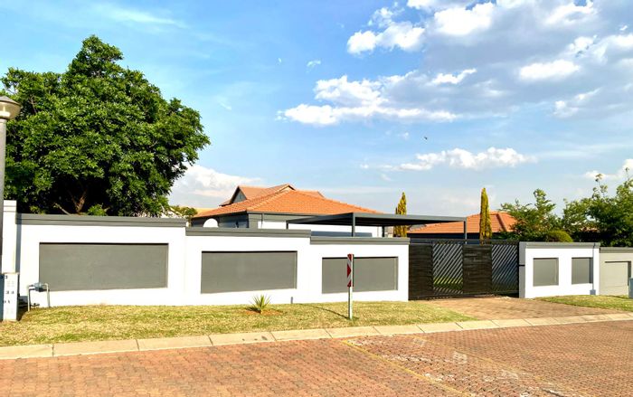 House for Sale in Midrand Central: 3 Bedrooms, spacious yard, 24-hour security estate.