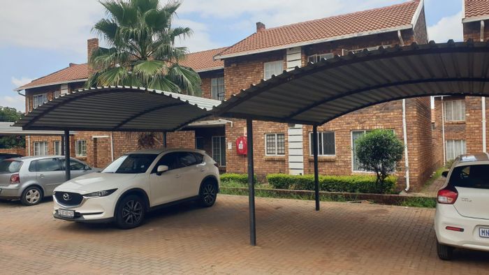 Clarina Apartment For Sale: 2 Bedrooms, balcony, 24-hour security, covered parking.