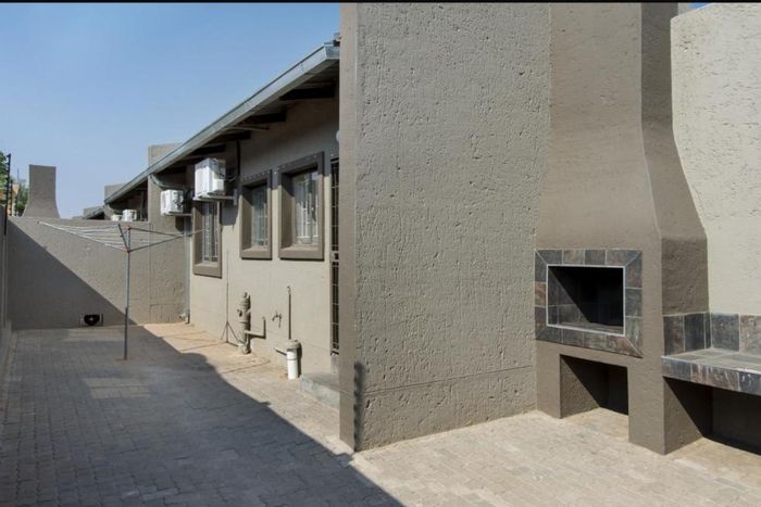 For Sale: Apartment in Pioniers Park Ext 1 with secure access and private courtyard.