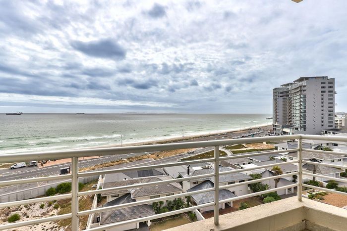 Property #2205708, Apartment sold in Beachfront