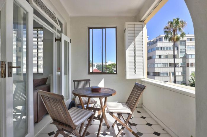 Property #2246054, Apartment pending sale in Sea Point