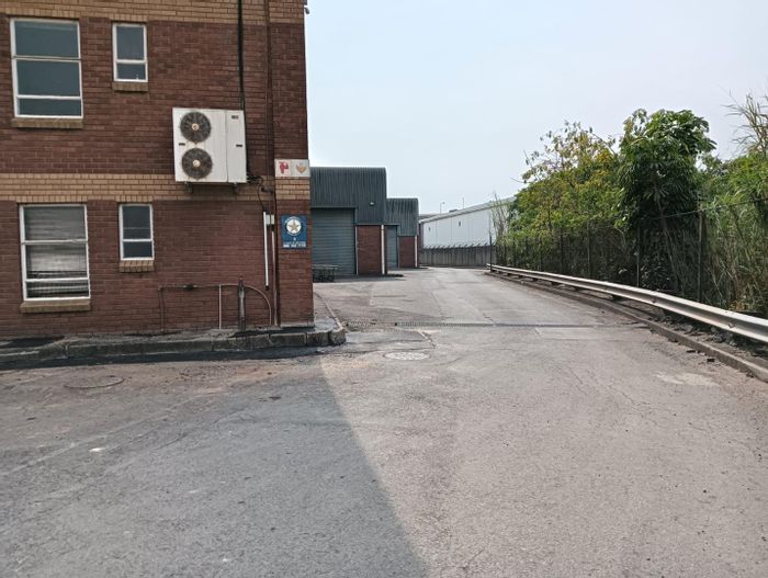 Industrial Space To Rent in Umgeni Business Park with Warehouse and Office Facilities.