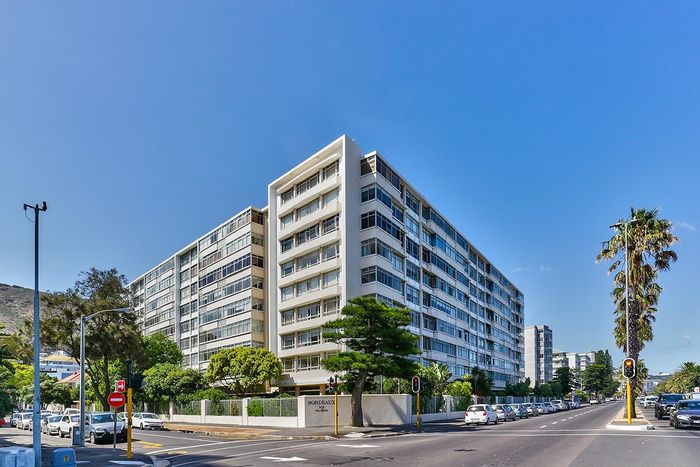 Property #2104613, Apartment sold in Sea Point