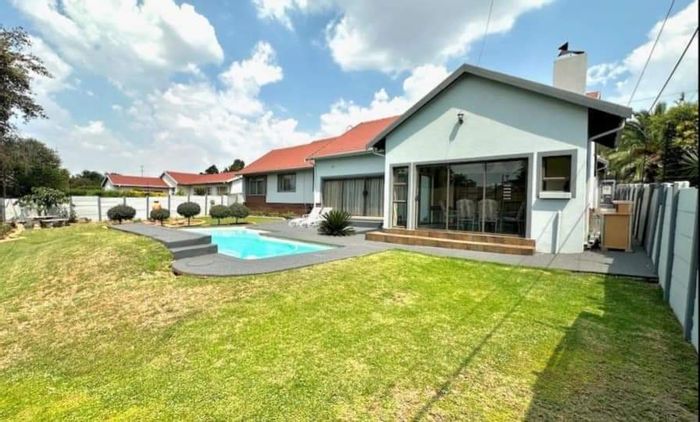 For Sale: 5 Bedroom House in Glen Marais with exclusive security and spacious living.