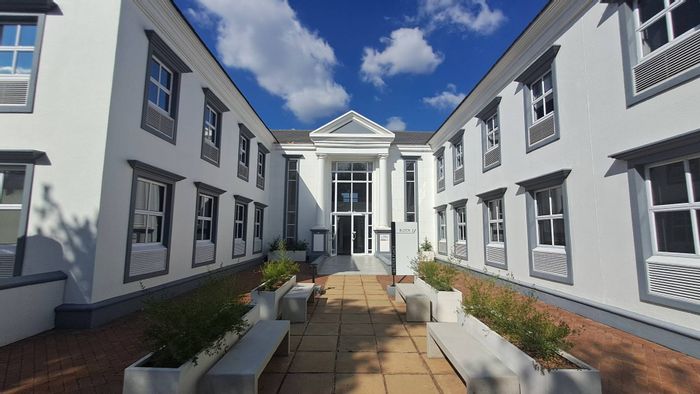 Prime Bryanston Office Space: 416 sqm, Customizable, Convenient Amenities. Schedule Viewing!