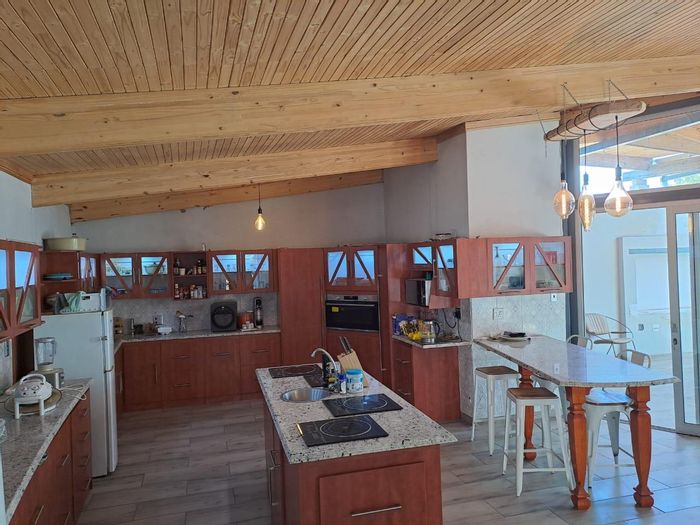 Hochlandpark House To Rent: 3 en-suite bedrooms, pool, double garage, inclusive utilities.