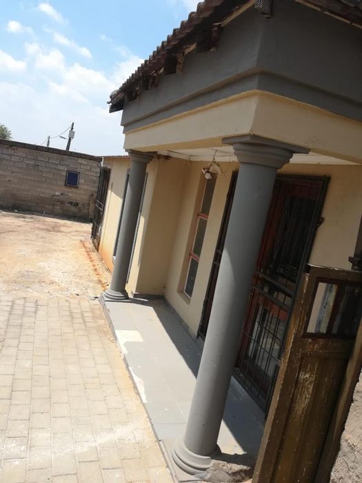 Property #2221182, House rental monthly in Olievenhoutbosch
