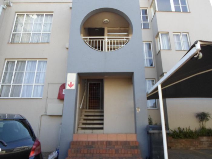 Ridgeway Townhouse For Sale: 2 Bedrooms, Parking, Close to Amenities and Transport.
