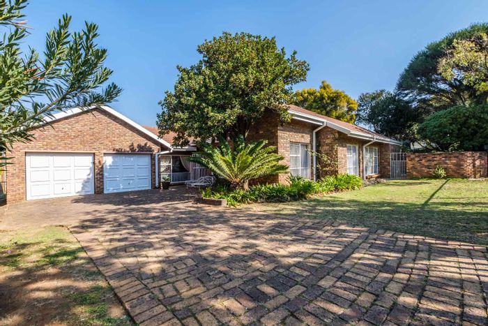 For Sale: House in Sunward Park with pool, secure parking, and versatile spaces.