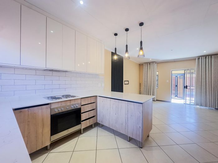 Property #2429280, Townhouse Rental Monthly in Equestria