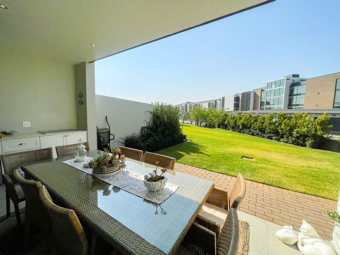 Property #2327424, Apartment Pending Sale in Midfield Estate