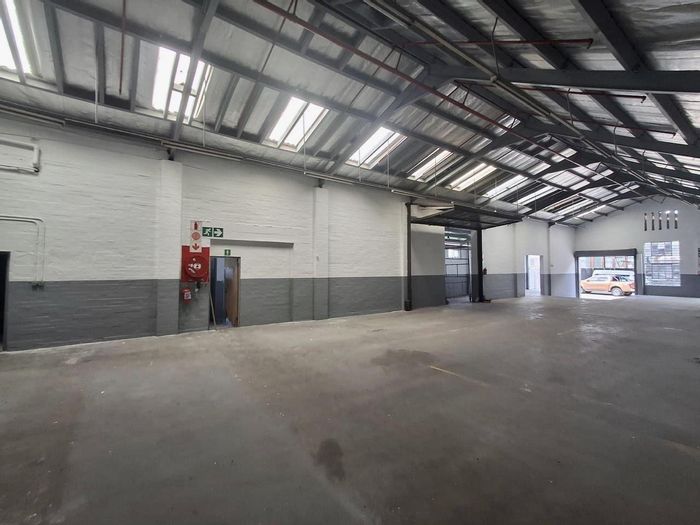 Industrial warehouse in Umbilo to rent, 2480m2, excellent power supply.